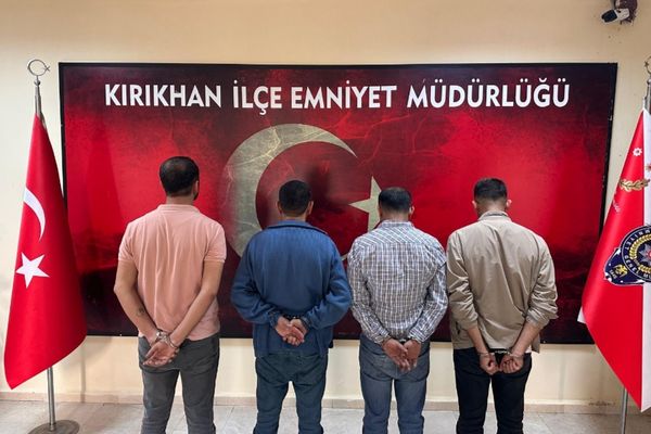 Kırıkhan’da iş yeri kurşunlama olayında 4 şüpheli tutuklandı Kırıkhan’da iş yeri kurşunlama olayında 4 şüpheli tutuklandı