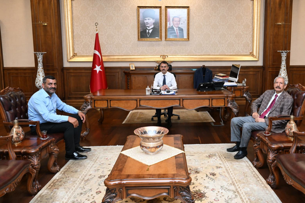Kocaeli Roman Saha Koordinatörü Akbulut’tan Vali Aktaş’a ziyaret Kocaeli Roman Saha Koordinatörü Akbulut’tan Vali Aktaş’a ziyaret