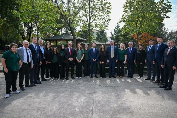 Kocaeli Valisi Aktaş, Körfez Orhangazi Anadolu Lisesini ziyaret etti