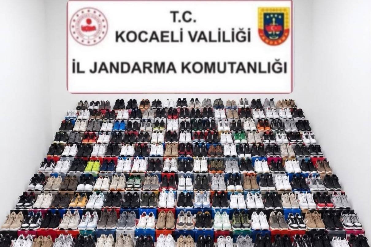 Kocaeli'de 4.5 milyonluk sahte ayakkabı operasyonu Kocaeli'de 4.5 milyonluk sahte ayakkabı operasyonu