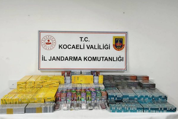 Kocaeli’de 8 milyon TL değerinde kaçak ve sahte ürün ele geçirildi Kocaeli’de 8 milyon TL değerinde kaçak ve sahte ürün ele geçirildi