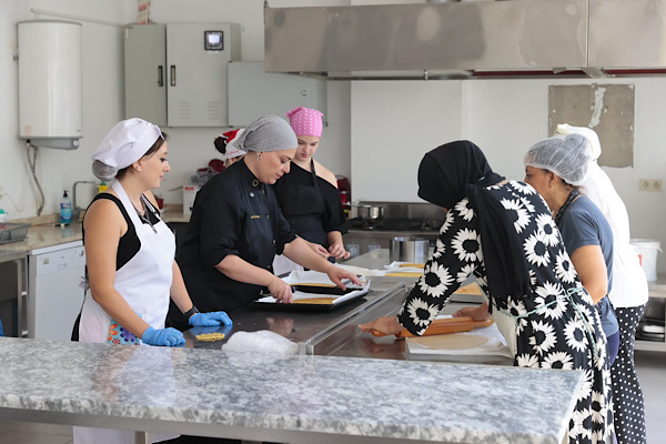 Konak’ta Temel Pastacılık Eğitimi’nin üçüncü dönem kayıtları başladı Konak’ta Temel Pastacılık Eğitimi’nin üçüncü dönem kayıtları başladı