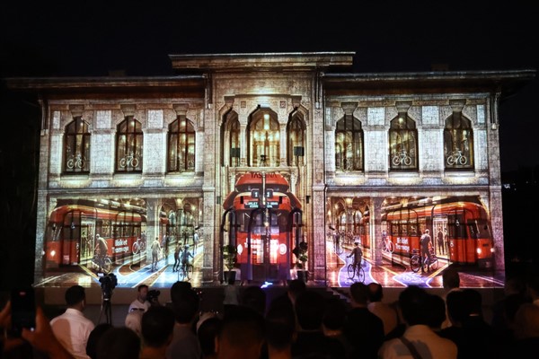 Konya Bisiklet Festivali öncesi video mapping ve drone gösterisi düzenlendi Konya Bisiklet Festivali öncesi video mapping ve drone gösterisi düzenlendi