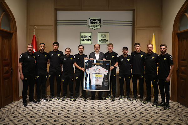 Konya Büyükşehir Belediyespor Bisiklet Takımı, Altay’ı ziyaret etti Konya Büyükşehir Belediyespor Bisiklet Takımı, Altay’ı ziyaret etti