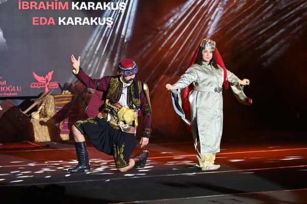 Kumluca'da Cumhuriyet efelerle kutlandı