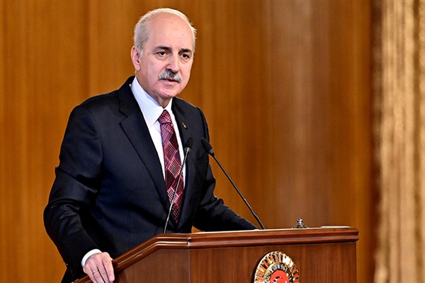 Kurtulmuş, Ahi Evran-ı Veli Camii ve Türbesi’ni ziyaret etti Kurtulmuş, Ahi Evran-ı Veli Camii ve Türbesi’ni ziyaret etti