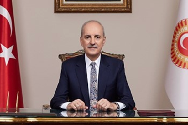 Kurtulmuş’tan Avrupa şampiyonu Filenin Sultanları’na tebrik