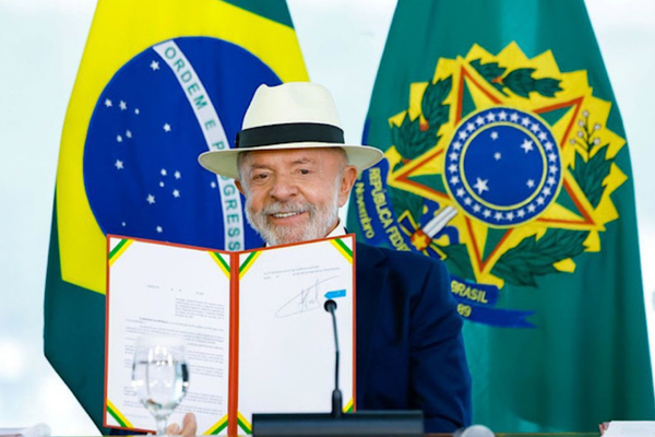 Lula: Bilim ve inovasyona yatırım, Brezilya'nın geleceğine yatırımdır Lula: Bilim ve inovasyona yatırım, Brezilya'nın geleceğine yatırımdır