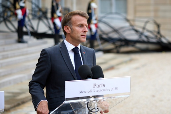 Macron: Fransa, Ukrayna'nın kışa karşı mücadelesinde yanında olacak