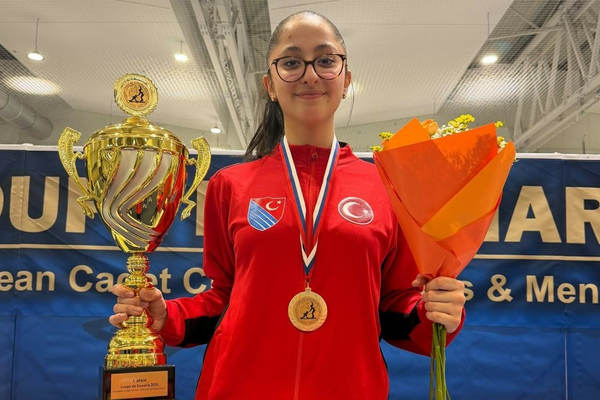 Milli Eskrimci Ada Küfeciler Avrupa şampiyonu oldu
