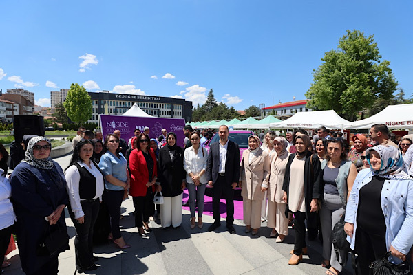 Niğde'de "Anne Taksi" uygulaması hayata geçirildi Niğde'de "Anne Taksi" uygulaması hayata geçirildi