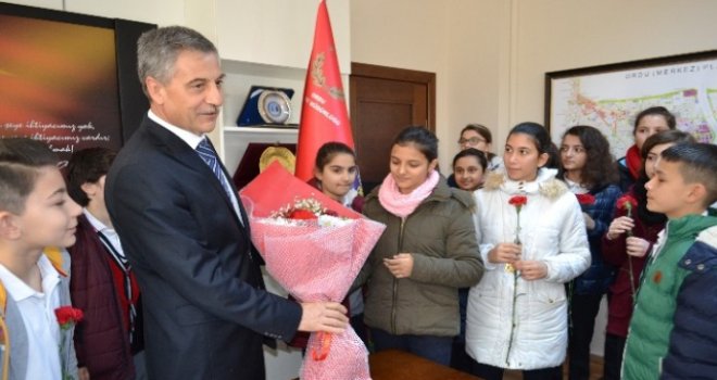 Öğrencilerden Duygulandıran Ziyaret