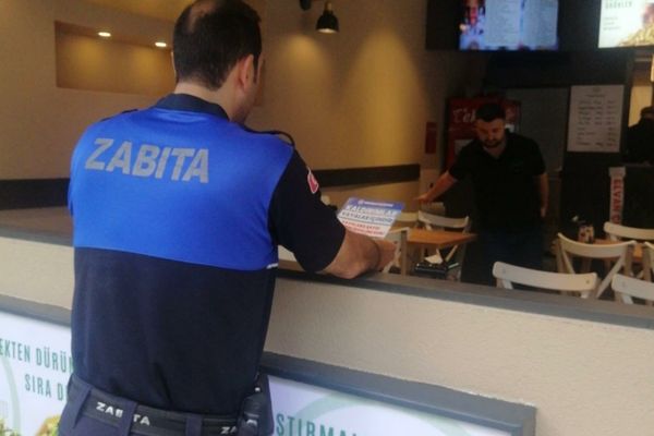 Orhangazi Belediyesi'nden kaldırım işgallerine karşı bilgilendirme çalışması