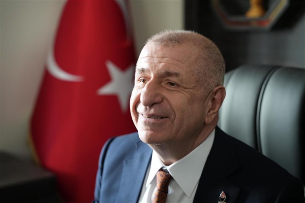 Özdağ, Denizli'de Burdurlular Derneği'ni ziyaret etti Özdağ, Denizli'de Burdurlular Derneği'ni ziyaret etti