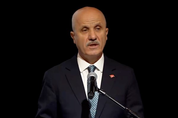 Özvar: Daha fazla üniversiteyi dünya sıralamalarında üst sıralara taşımayı hedefliyoruz Özvar: Daha fazla üniversiteyi dünya sıralamalarında üst sıralara taşımayı hedefliyoruz
