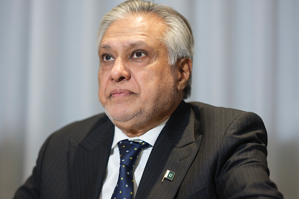 Pakistan Dışişleri Bakanı Dar, Norveç Dışişleri Bakanı Eide ile görüştü Pakistan Dışişleri Bakanı Dar, Norveç Dışişleri Bakanı Eide ile görüştü