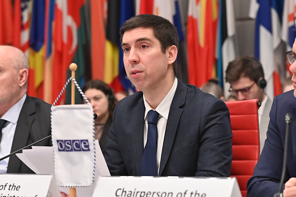 Popşoi, Estonya'nın ilk Moldova Büyükelçisi Königsberg ile bir araya geldi