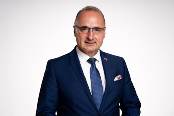 Radman, İsviçre Devlet Konseyi Başkanı Engler ile görüştü Radman, İsviçre Devlet Konseyi Başkanı Engler ile görüştü