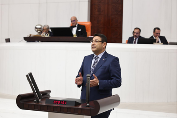 Şahin: Açlık sınırının altında emekli aylığını Meclis'e getirirken hiç arlanmıyorlar