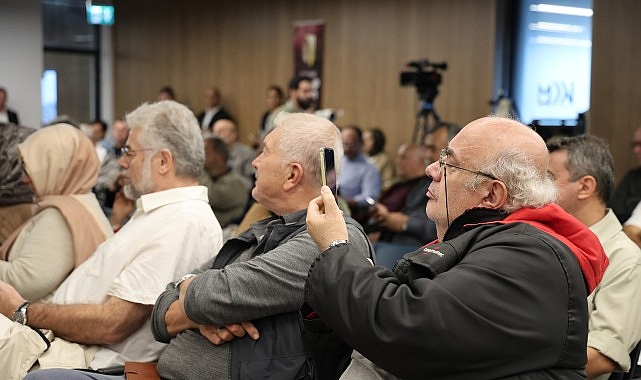 Şahin, Kitap Fuarı'nda uyardı: “Zihnimiz ele geçiriliyor"
