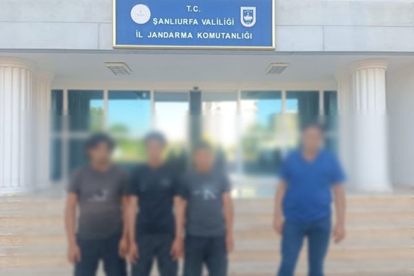 Şanlıurfa’da göçmen kaçakçılığı operasyonu: 9 şüpheli hakkında işlem başlatıldı Şanlıurfa’da göçmen kaçakçılığı operasyonu: 9 şüpheli hakkında işlem başlatıldı
