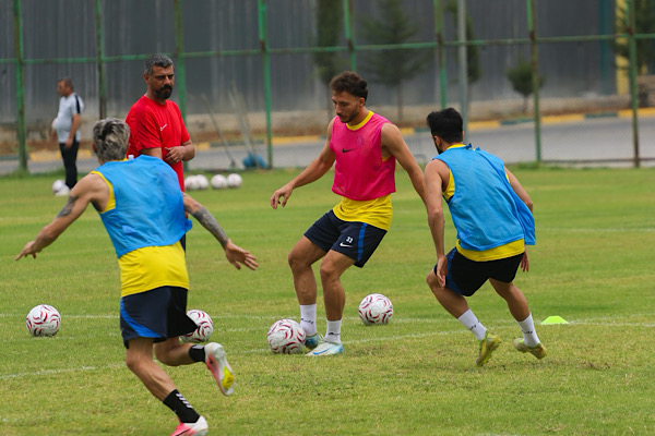 Şanlıurfaspor’da yeni sezon hazırlıkları sürüyor Şanlıurfaspor’da yeni sezon hazırlıkları sürüyor