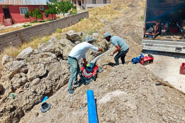 Seyrantepe’de 40 hanenin içme suyu sorunu çözüldü Seyrantepe’de 40 hanenin içme suyu sorunu çözüldü