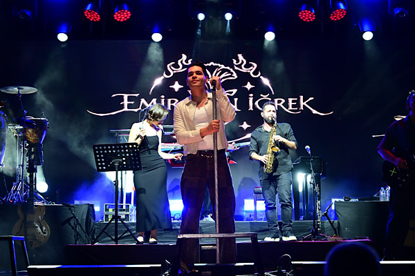 Söke'nin kurtuluş yıl dönümü Emir Can İğrek konseriyle kutlandı Söke'nin kurtuluş yıl dönümü Emir Can İğrek konseriyle kutlandı