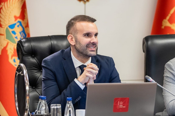 Spajic: Karadağlı genç hentbolcular ülkenin büyüklüğünü dünyaya gösterdi Spajic: Karadağlı genç hentbolcular ülkenin büyüklüğünü dünyaya gösterdi