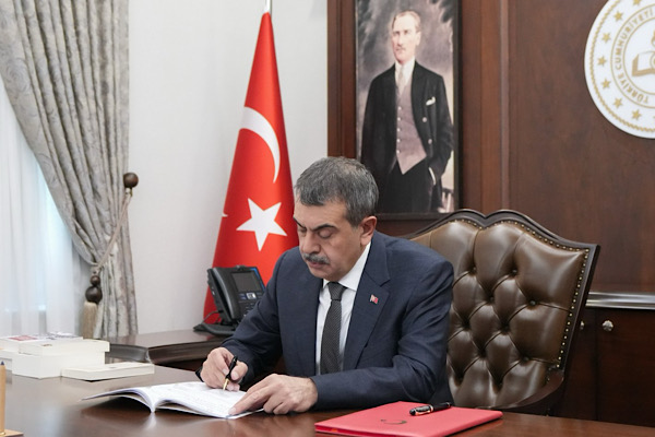 Tekin: LGS yerleştirme sonuçlarının evlatlarımıza hayırlı olmasını diliyorum Tekin: LGS yerleştirme sonuçlarının evlatlarımıza hayırlı olmasını diliyorum