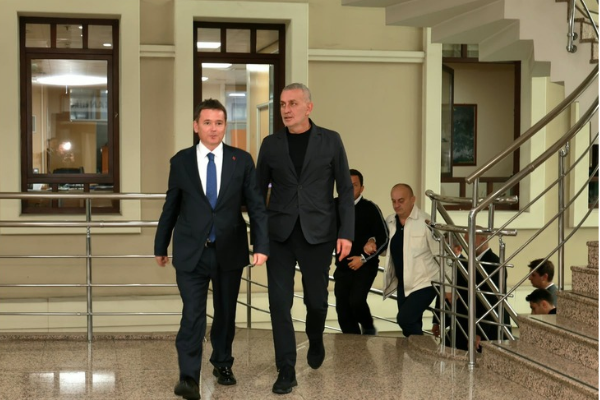 TFF Başkanı Hacıosmanoğlu’ndan Başkan Aydın’a ziyaret TFF Başkanı Hacıosmanoğlu’ndan Başkan Aydın’a ziyaret