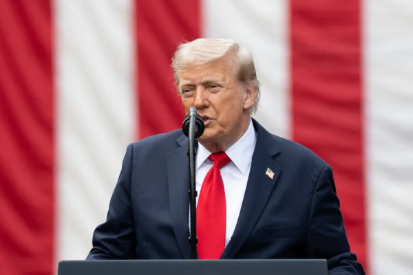Trump: Göçmen gözaltı ve sınır dışı rakamlarında rekor kırdık