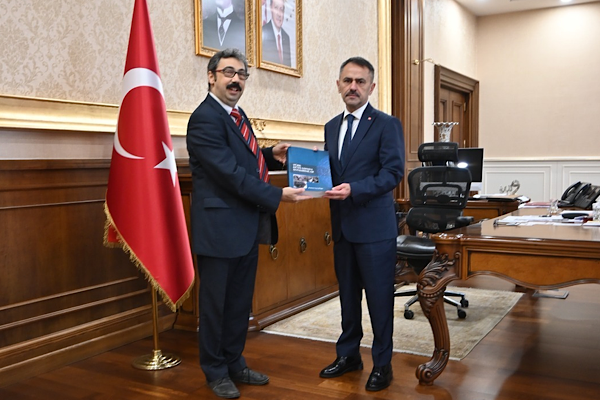 “Türk Dünyasında Soykırımlar” kitabı Kocaeli Valisi Aktaş’a takdim edildi “Türk Dünyasında Soykırımlar” kitabı Kocaeli Valisi Aktaş’a takdim edildi