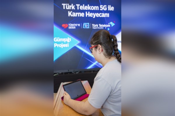 Türk Telekom'un TahtApp uygulamasıyla karne heyecanı 7 ilde 5G'yle eş zamanlı yaşandı