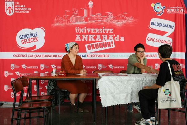 Üniversiteliler AŞTİ’de karşılanıyor