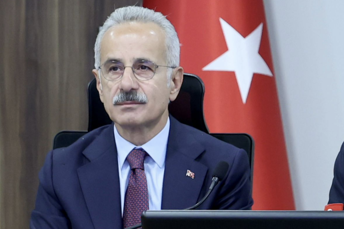Uraloğlu: Terörle mücadelede harcanan 2,3 trilyon dolarla 1.035 otoyol yapılabilirdi