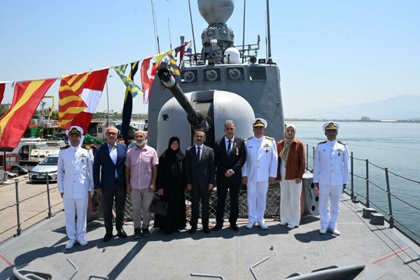 Vali Aktaş’tan TCG Fırtına Hücumbotu’na ziyaret Vali Aktaş’tan TCG Fırtına Hücumbotu’na ziyaret