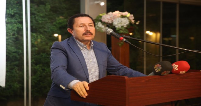 Vali Balkanlıoğlu, "Basın Son Derece Önemli Bir Görev İfa Ediyor"