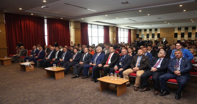 Vali Balkanlıoğlu Ünye'de Fındık Konulu Sempozyuma Katıldı