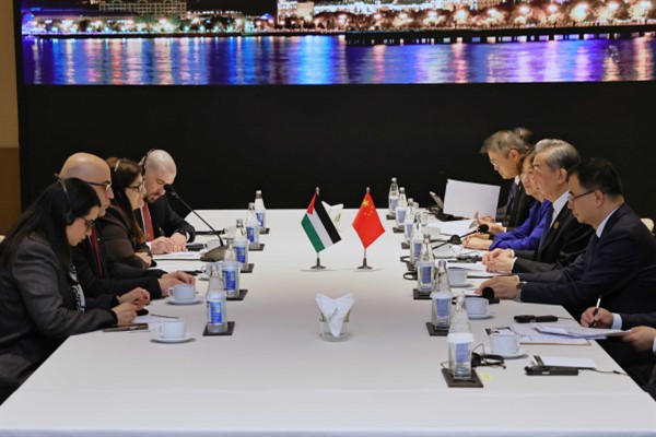 Wang Yi, Filistinli mevkidaşı Şahin ile görüştü