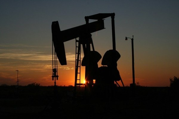 Warsh sonrası faiz baskısı arttı, petrol Wall Street’i zorluyor