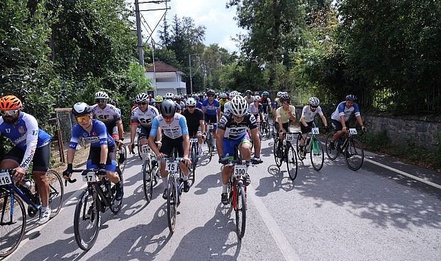 Zafer Bayramı'nda Kartepe Zirvesine Pedalladılar