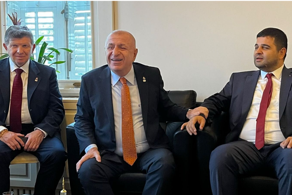 Zafer Partisi heyetinden Kocaeli Barosu’na ziyaret Zafer Partisi heyetinden Kocaeli Barosu’na ziyaret