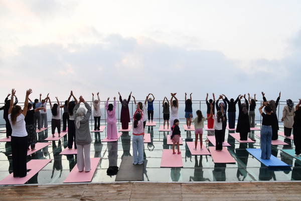 Zorkun Yaylası’nda gün batımımına karşı yoga buluşması