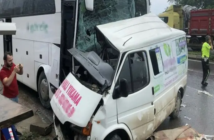 Feci Kazada Ölü ve Yaralılar Var