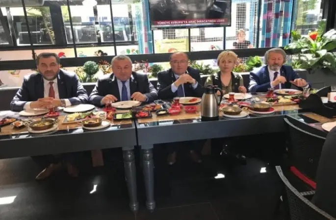 Erdoğan giderse Türkiye düşer!