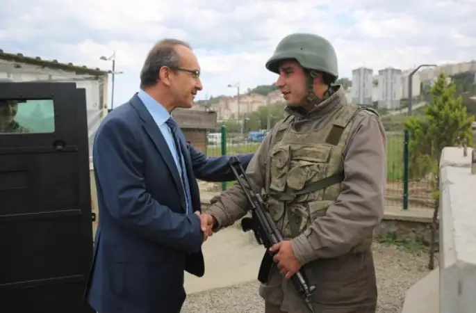 Vali Yavuz, Askerlere Moral Ziyaretinde Bulundu