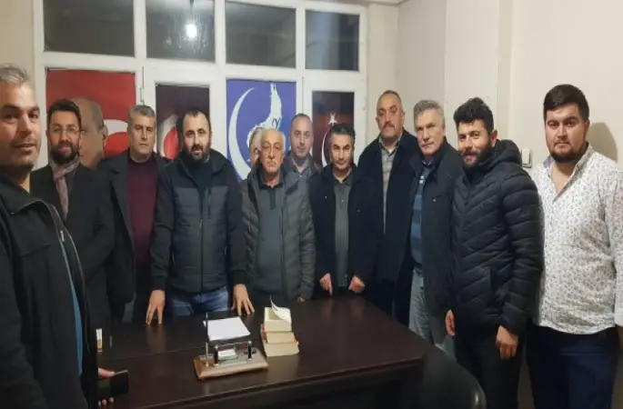 Yerel seçimler öncesi partilerde aday adaylığı müracaatları devam ediyor.