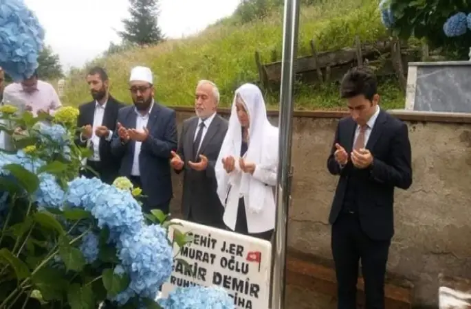 KAYMAKAM HANIM, ŞEHİT'İN MEZARINI VE AİLESİNİ ZİYARET ETTİ!