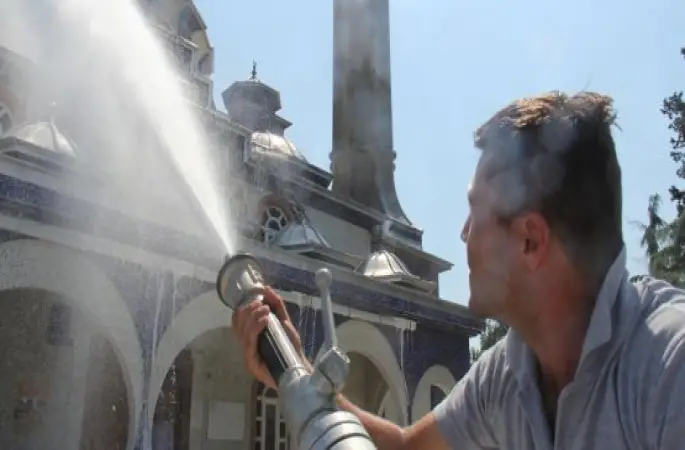 Camiler ve Mezarlıklar Ramazan Ayına Hazır